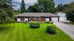 44 Oakwood Drive, Cambridge, ON N1R 5S3