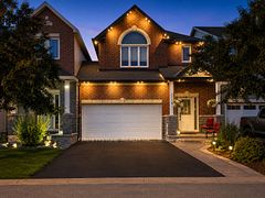 1114 Northgraves Crescent, Kanata, ON K2M 0C7