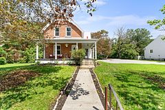 21 Francis Street E, Kawartha Lakes, ON K0M 1N0