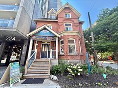 222 Lyon Street N, Ottawa Centre, ON K1R 5V9
