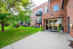 262 Dundas Street E 102, Hamilton, ON L9B 1A9
