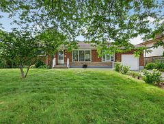 8 Champa Drive, St. Catharines, ON L2M 3K2