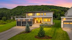 102 Barton Boulevard, Blue Mountains, ON N0H 1J0