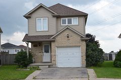 132 Henhoeffer Crescent, Kitchener, ON N2E 4H3