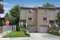 63 Fonthill Road 1, Hamilton, ON L9C 6T1