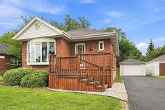 299 West 5th Street, Hamilton, ON L9C 3P2