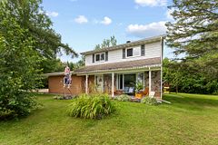 6 Brian Street, Laurentian Valley, ON K8A 6W4