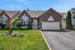 75 Lloydalex Crescent, Stittsville - Munster - Richmond, ON K2S 2E8