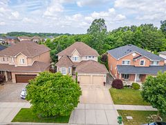 26 Shadetree Crescent, Hamilton, ON L8J 3X2