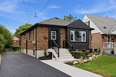 156 E36th Street Main, Hamilton, ON L8V 3Z4