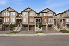 90 Laguna Village Crescent, Hamilton, ON L0R 1P0