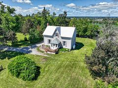 1375 Holden Road, Selwyn, ON K9J 6X5
