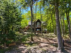 1115 Sherwood Forest Road, Bracebridge, ON P1L 1X3