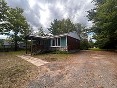 310 Hastings Street N, Bancroft, ON K0L 1C0