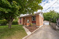 262 Lee Avenue, North Bay, ON P1A 2K8
