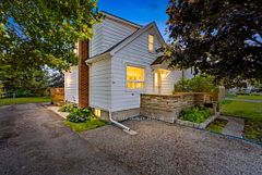 38 Oakwood Street, Port Colborne, ON L3K 5E9