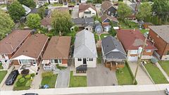 22 Delena Avenue N, Hamilton, ON L8H 6B4