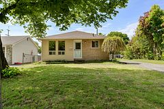 150 Dauphin Avenue, Kingston, ON K7K 6B1