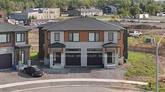 7394 Splendour Drive Lower, Niagara Falls, ON L2H 3V7
