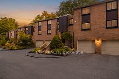 220 Salisbury Avenue 13, Cambridge, ON N1S 1K5