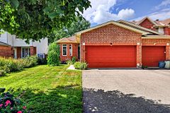 95 College Circle, Overbrook - Castleheights and Area, ON K1K 4R9