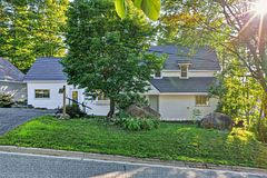 5 Wilmott Street, Huntsville, ON P1H 1W8