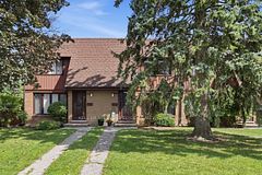 25 Flint Drive, Kitchener, ON N2E 1S8