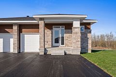 1124 Moore Street 2, Brockville, ON K6V 0H2