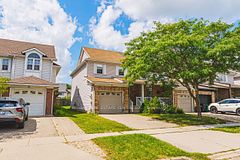 24 King William Court, Cambridge, ON N3C 4J2