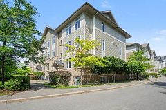 318 Everest Private D, Elmvale Acres and Area, ON K1G 4E3