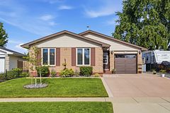 10 Macatee Place, Cambridge, ON N1R 6Z8