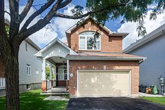 19 Dunn Street, Kanata, ON K2K 3J8