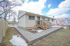 7631 Wayne Street, Niagara Falls, ON L2H 1G7