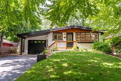 28 Helen Street, Hamilton, ON L9H 1N3