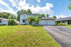 4 Banting Drive, Deep River, ON K0J 1P0