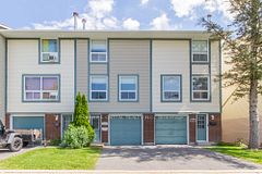 1949 Greenway Park Lane, Blackburn Hamlet, ON K1B 5A9