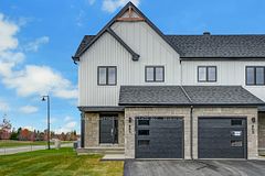 277 Peacock Drive, Russell, ON K4R 0A1