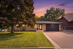 45 Wayne Drive, Brantford, ON N3R 2Y8