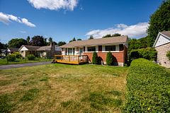 148 7th Avenue E, Owen Sound, ON N4K 2W7