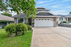 30 Sandstone Place, Kenora, ON P9N 4E3