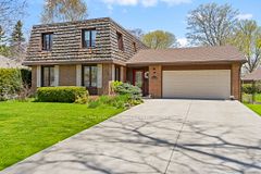 17 Walnut Street, Port Colborne, ON L3K 2T7