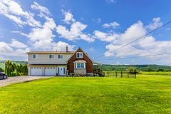 475 Main Street W, Grimsby, ON L3M 1T4