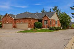 400 Ambleside Drive 31, London North, ON N6G 4Y7