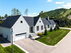 101 Deer Lane, Blue Mountains, ON N0H 1J0