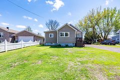 20 Hilda Street, Petawawa, ON K8H 1T6