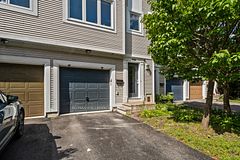 556 Burleigh Private, Cyrville - Carson Grove - Pineview, ON K1J 1J9