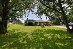 513 Ridge Road W, Grimsby, ON L3M 4E7