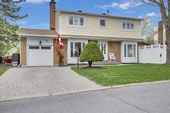 56 Foxleigh Crescent, Kanata, ON K2M 1B7
