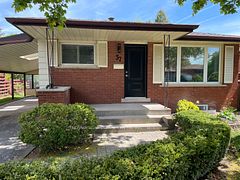 37 Goldfinch Rd Road Upper, Hamilton, ON L9A 3W8