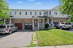 88 Bloomington Drive, Cambridge, ON N1P 1J5